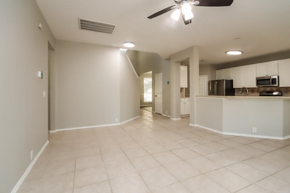 11003 Sentry Ct - Photo 6 of 17