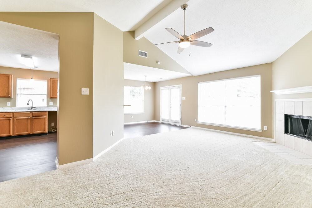 3122 Rainpark Ln - Photo 4 of 15