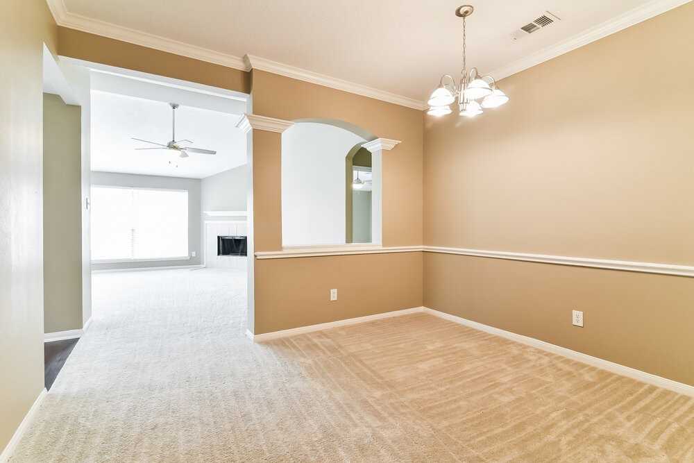 3122 Rainpark Ln - Photo 5 of 15
