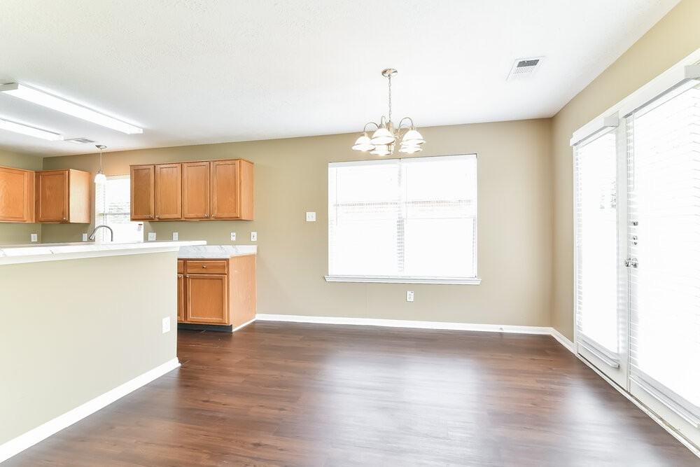 3122 Rainpark Ln - Photo 6 of 15