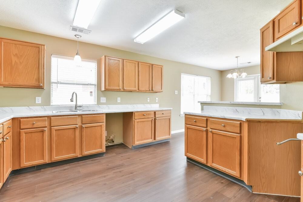 3122 Rainpark Ln - Photo 7 of 15