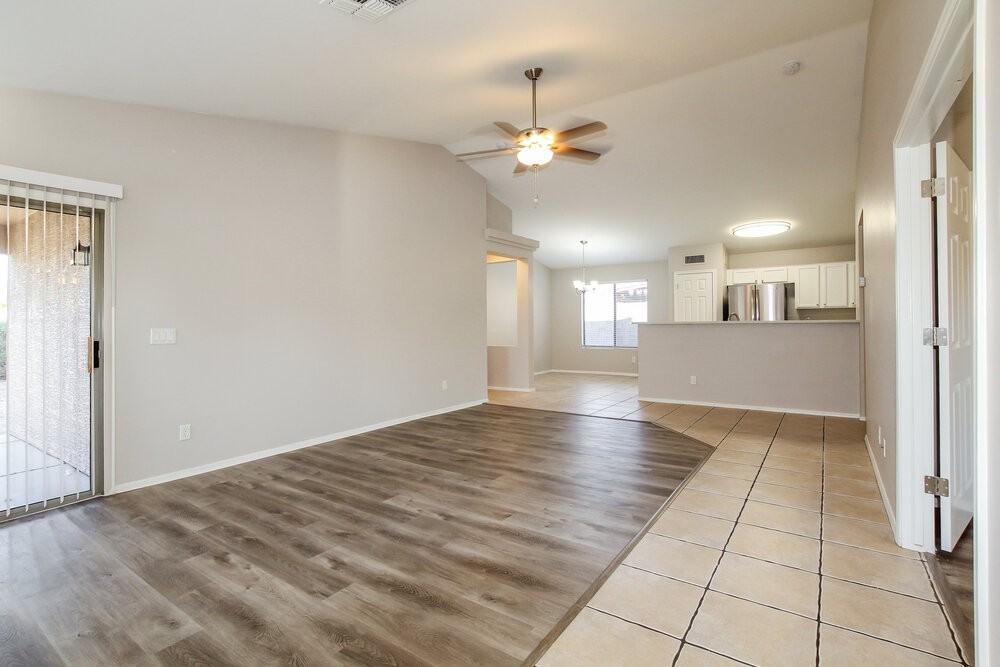 14101 N 127th Ln - Photo 4 of 16