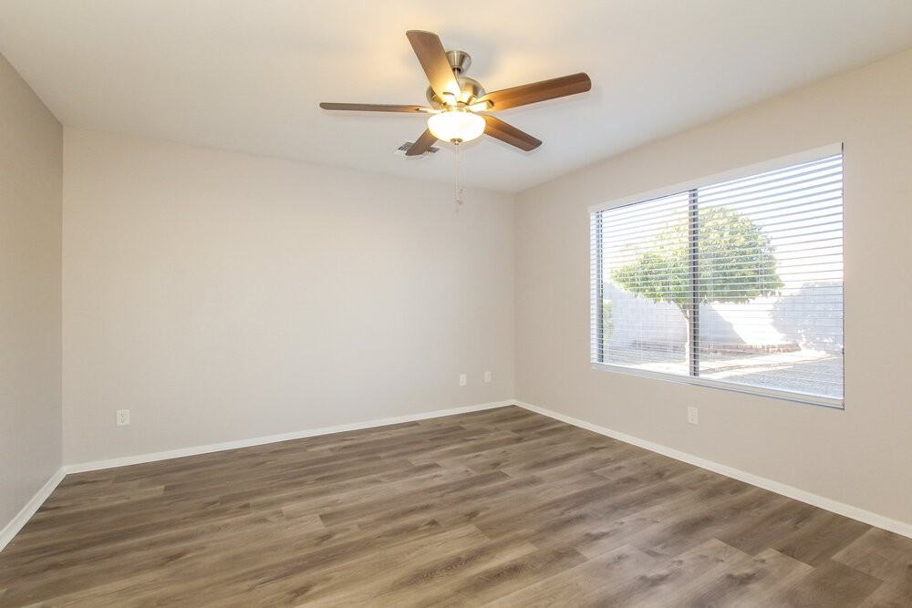14101 N 127th Ln - Photo 7 of 16
