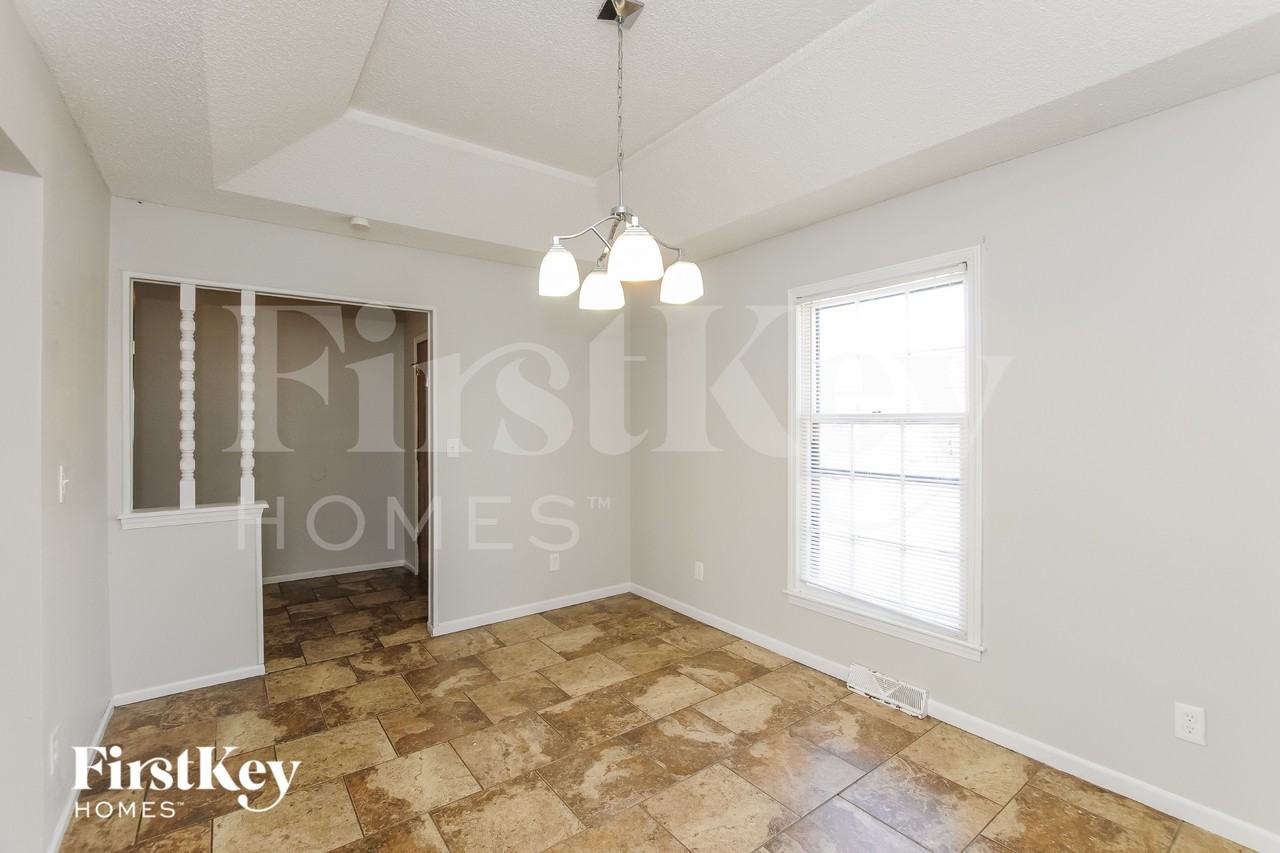 12309 E 59th St - Photo 4 of 15