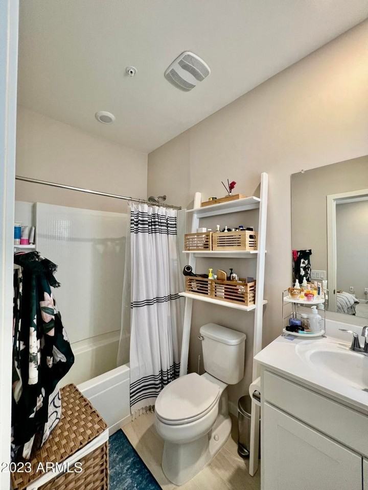 2145 W Harmont Dr - Photo 2 of 20