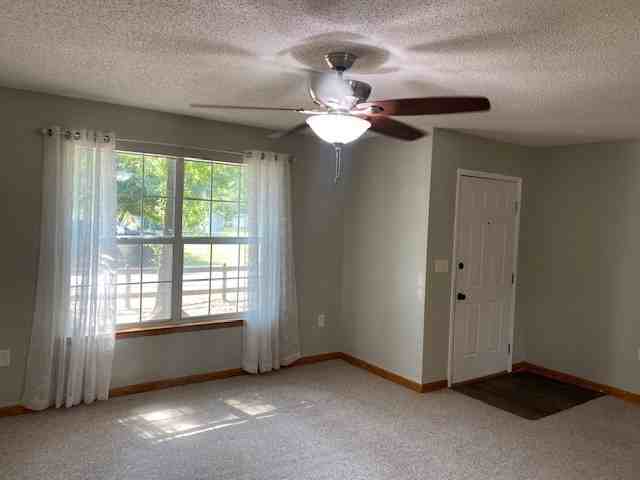 5105 Lake Dr S - Photo 5 of 25