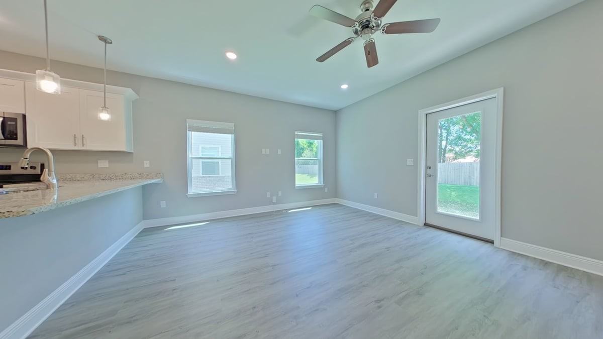 840 Fairview Dr - Photo 4 of 15