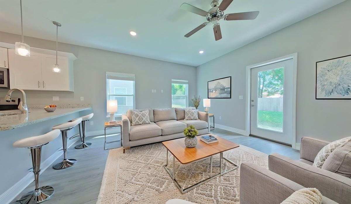 840 Fairview Dr - Photo 5 of 15