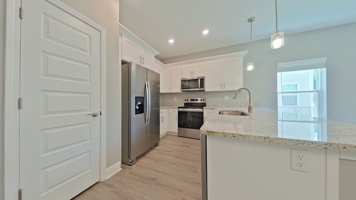 840 Fairview Dr - Photo 6 of 15