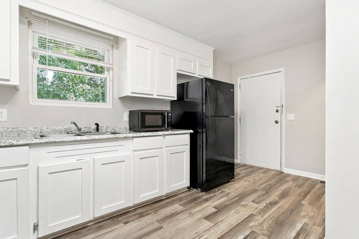 400 Richcreek Rd - Photo 3 of 16