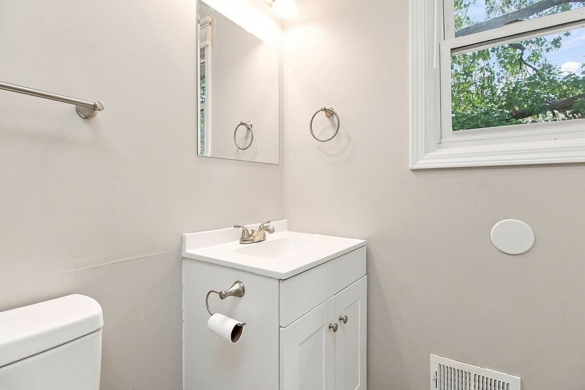 400 Richcreek Rd - Photo 5 of 16