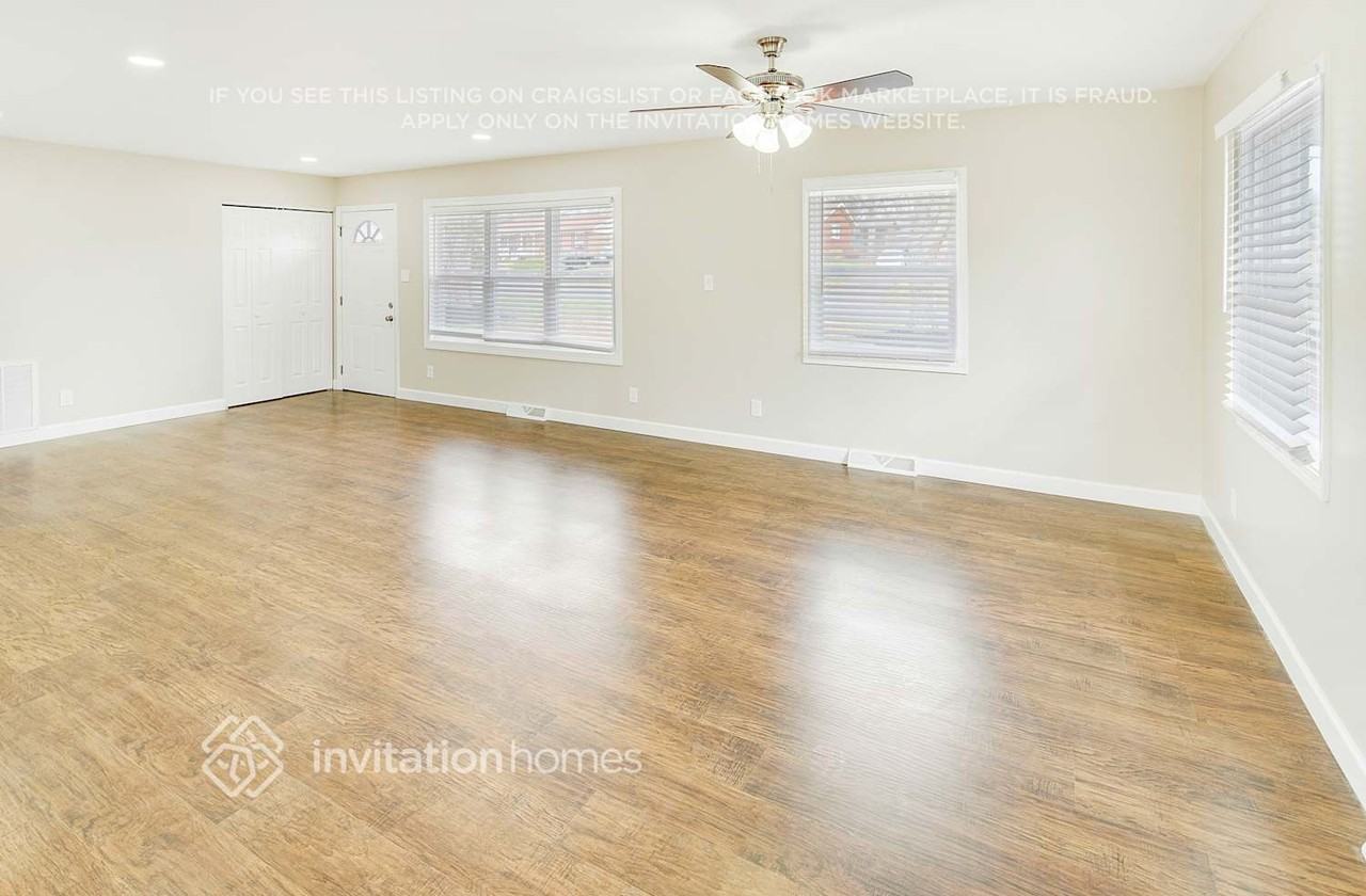 4240 Winedale Ln - Photo 7 of 26