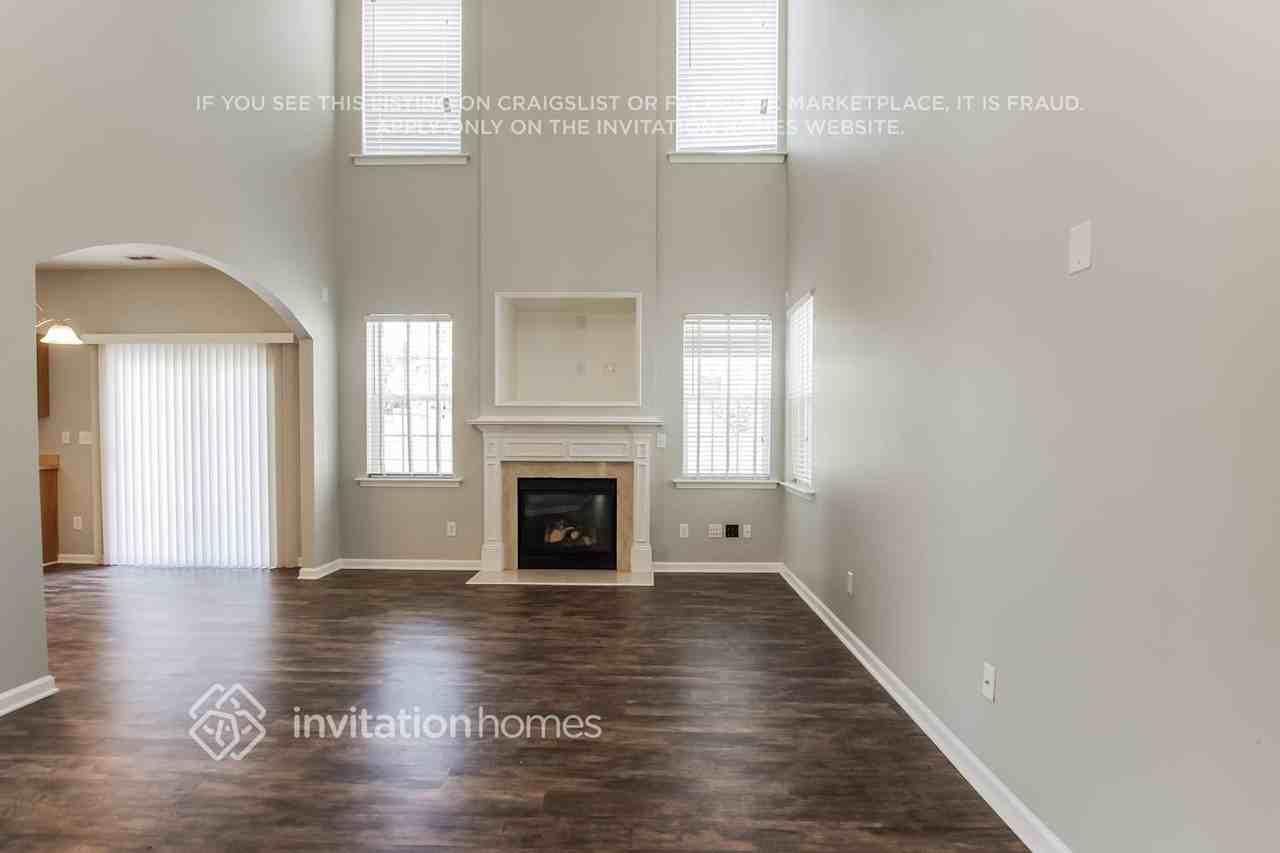 4903 Abercromby St - Photo 4 of 20