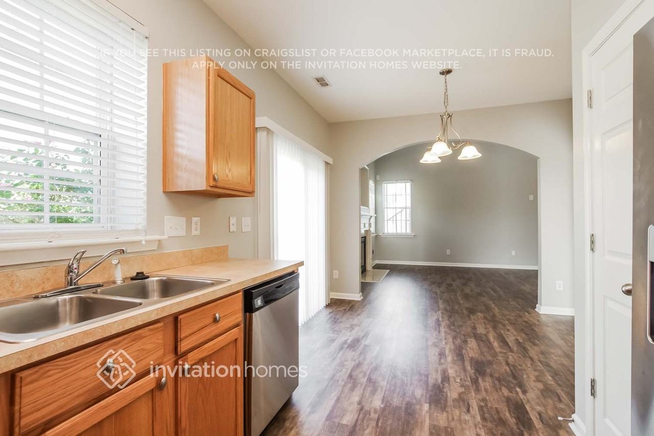 4903 Abercromby St - Photo 7 of 20