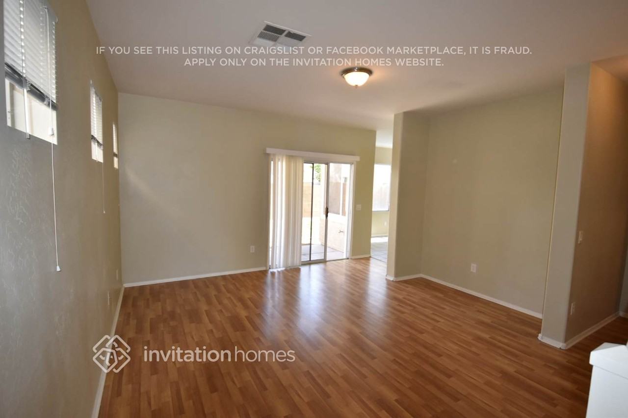 8743 E Kilarea Ave - Photo 4 of 14