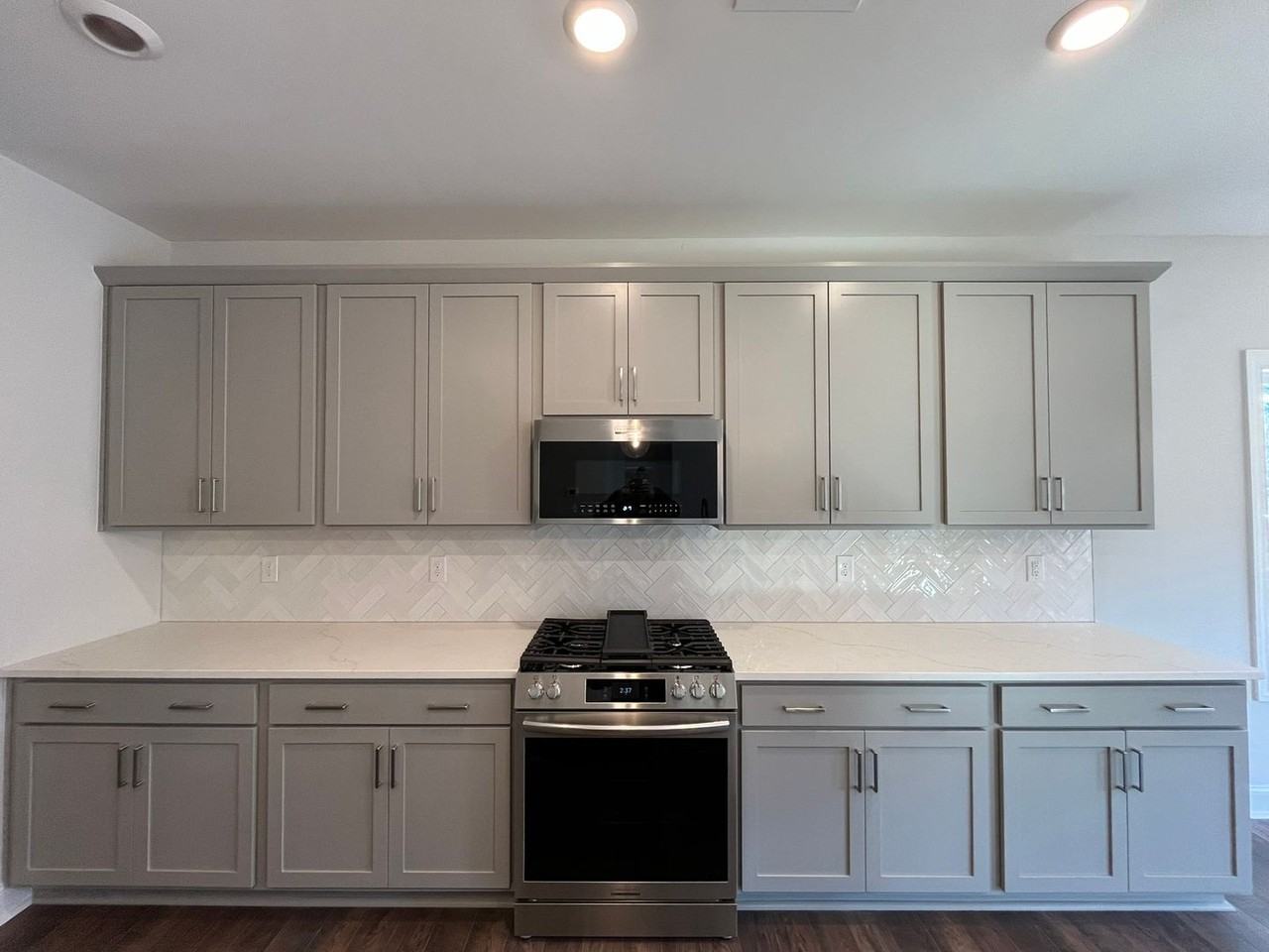 816 Challenger Ln - Photo 7 of 32