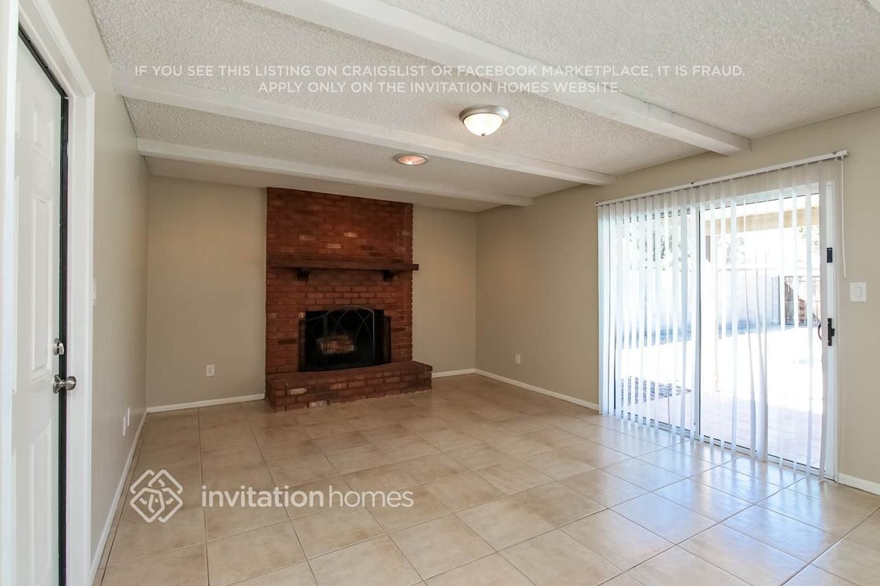 12042 N 28th Pl - Photo 4 of 18