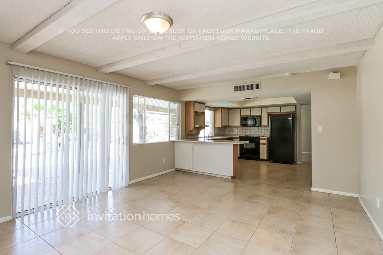 12042 N 28th Pl - Photo 6 of 18