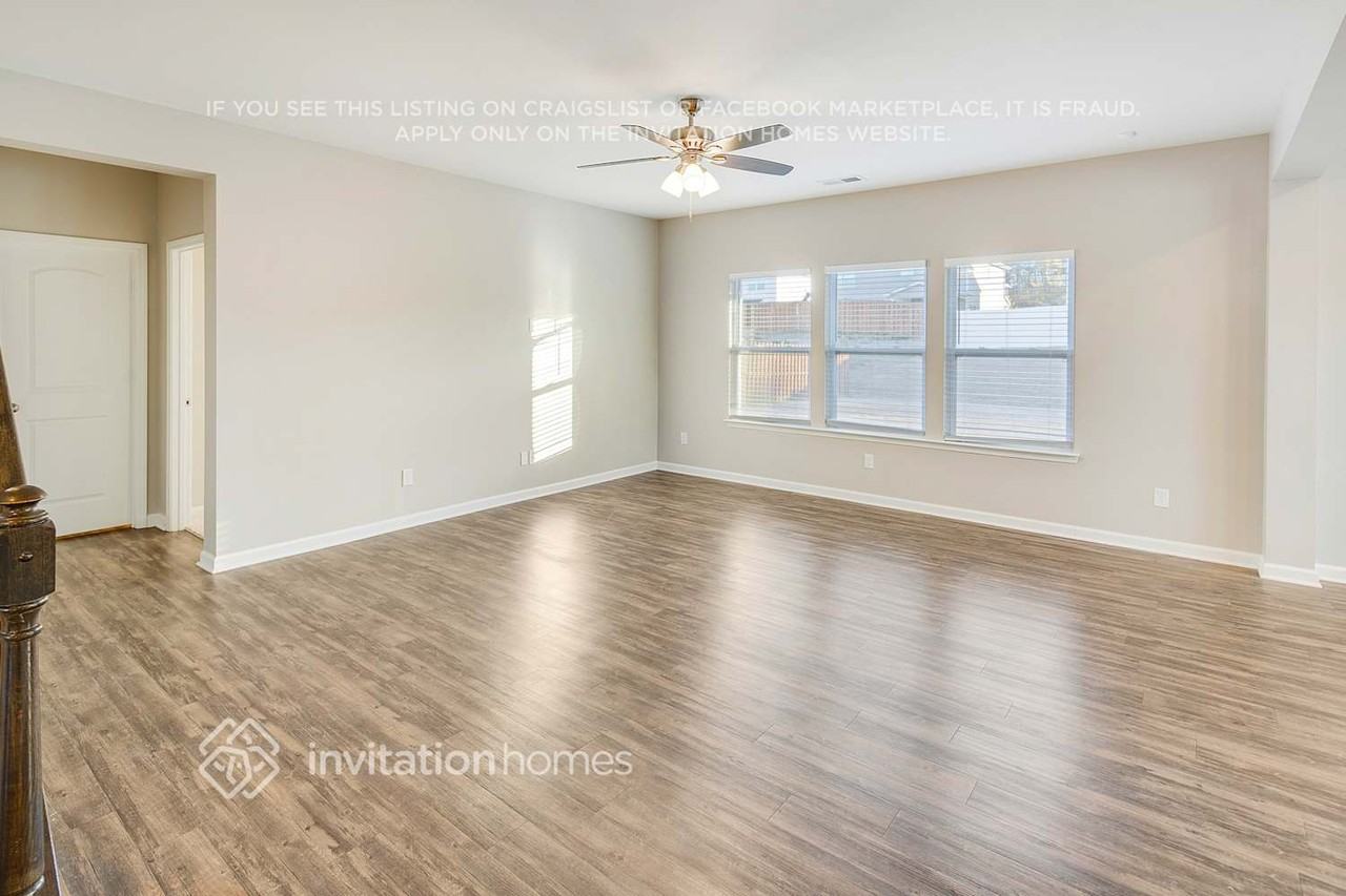3604 Moorhen Dr - Photo 2 of 16