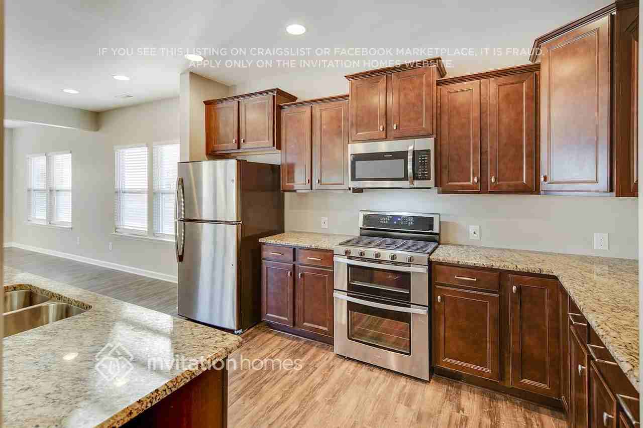 3604 Moorhen Dr - Photo 5 of 16