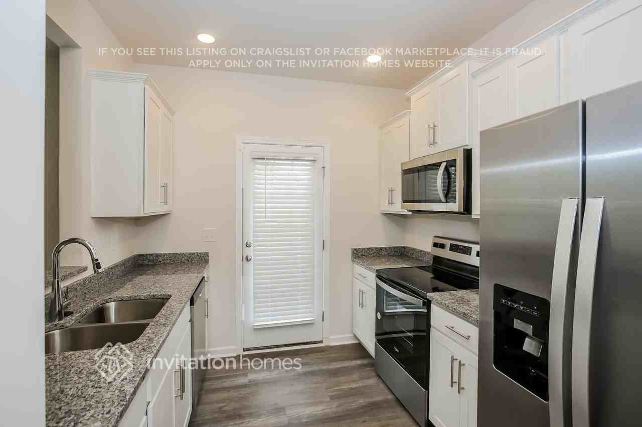 11561 Brier Village Ln - Photo 7 of 16