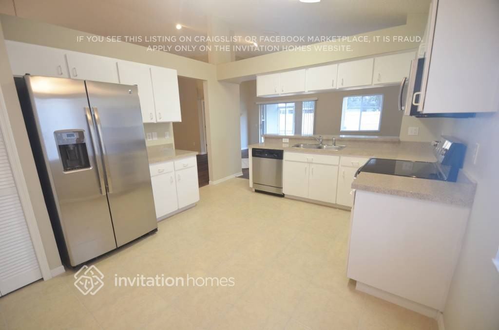 1327 Windjammer Pl - Photo 5 of 9