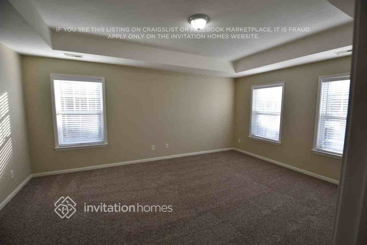 1942 Woodstream Rd - Photo 5 of 8