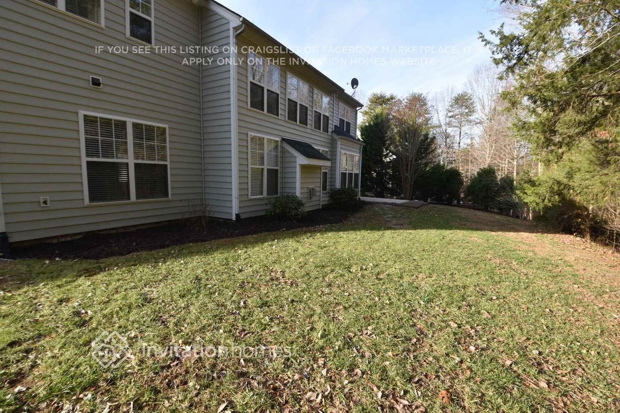 1942 Woodstream Rd - Photo 7 of 8