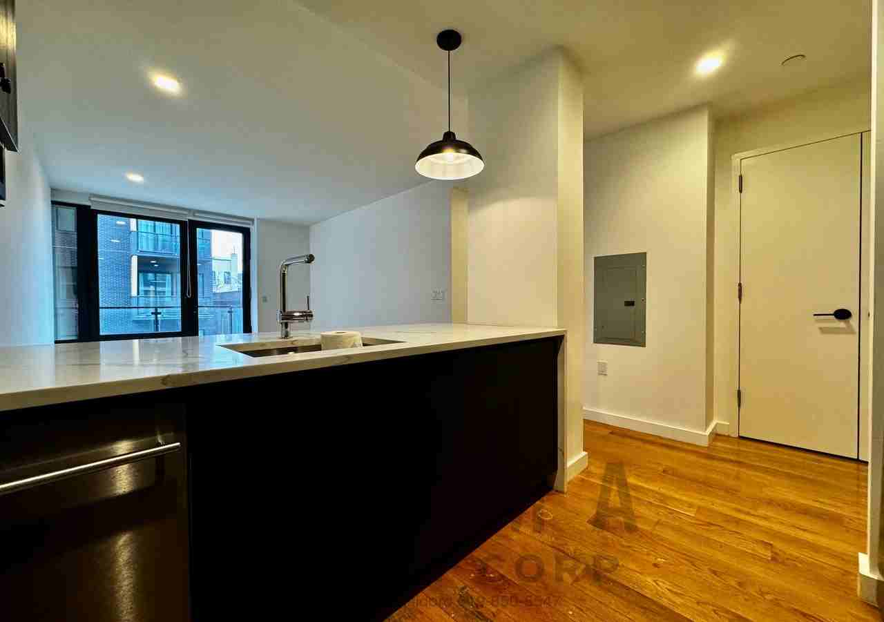 E 19th St #5B - Photo 4 of 21