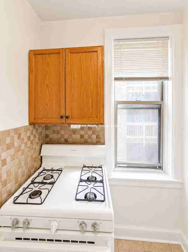 1375 W Estes Ave #1O - Photo 7 of 9