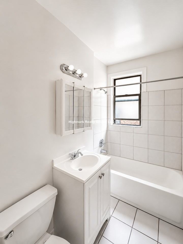1375 W Estes Ave #1O - Photo 3 of 9