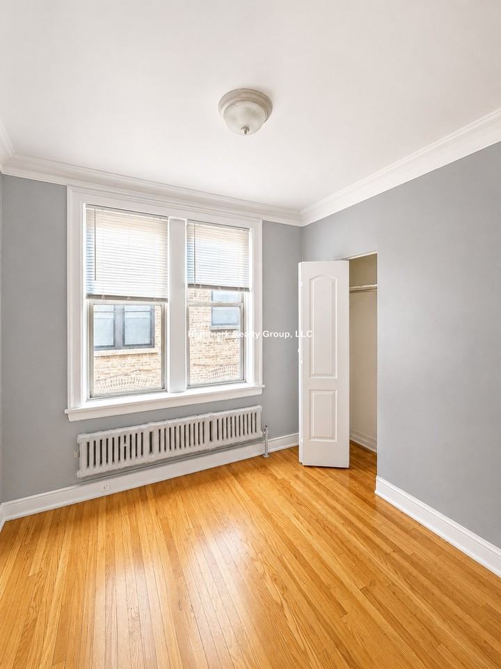 1375 W Estes Ave #1O - Photo 2 of 9