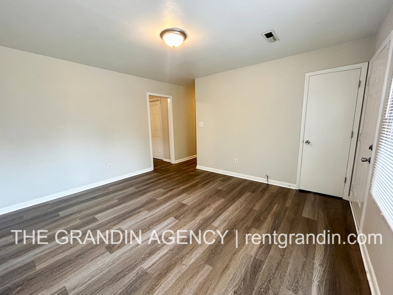 1344 Mabry Ave Se - Photo 5 of 20