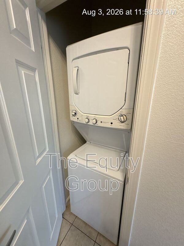 1319 S Crowe St #D - Photo 6 of 14
