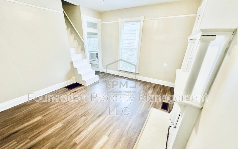 2106 Court Ave - Photo 6 of 15