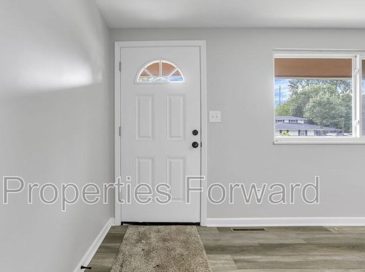 1663 Haft Dr - Photo 4 of 32