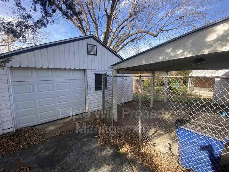 3133 Rex Ave - Photo 4 of 16