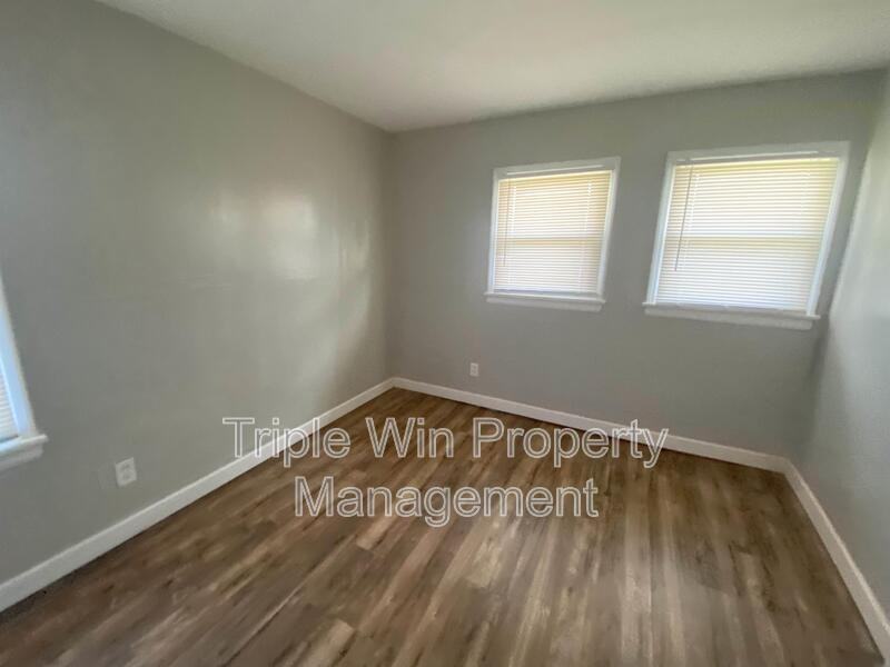 3133 Rex Ave - Photo 7 of 16