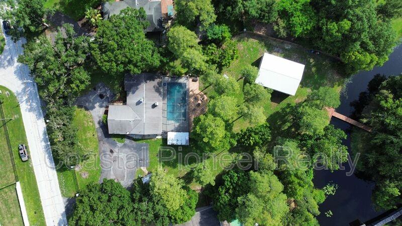18306 Crawley Rd - Photo 2 of 50