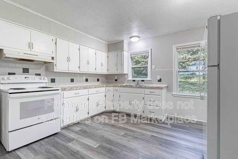 9010 E 75th St - Photo 4 of 13