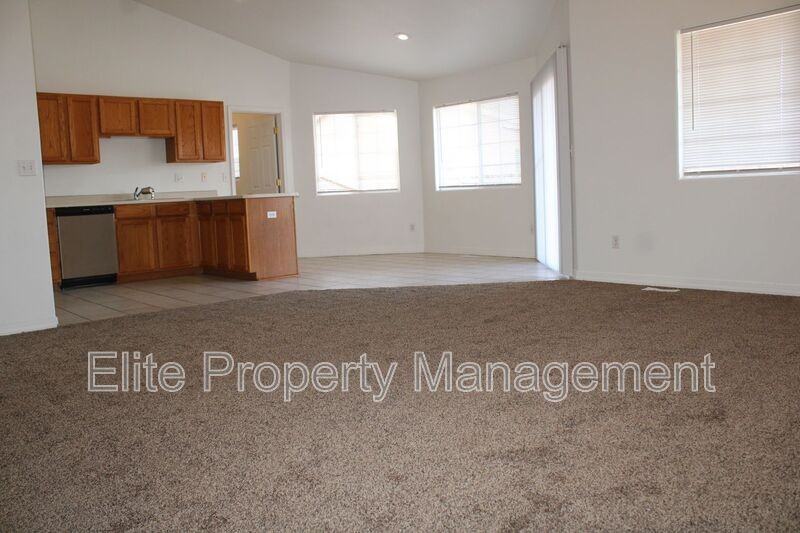 169 S Stardust Dr - Photo 4 of 15