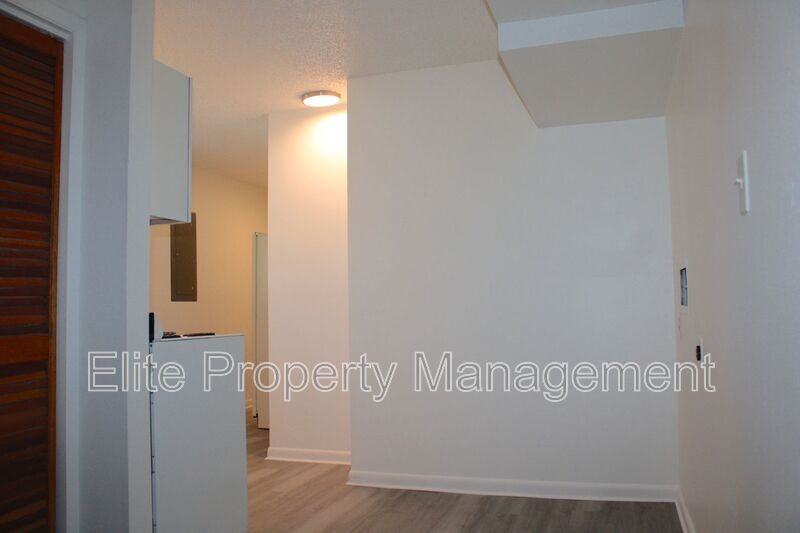 1529 Oakshire Ln #6 - Photo 2 of 10