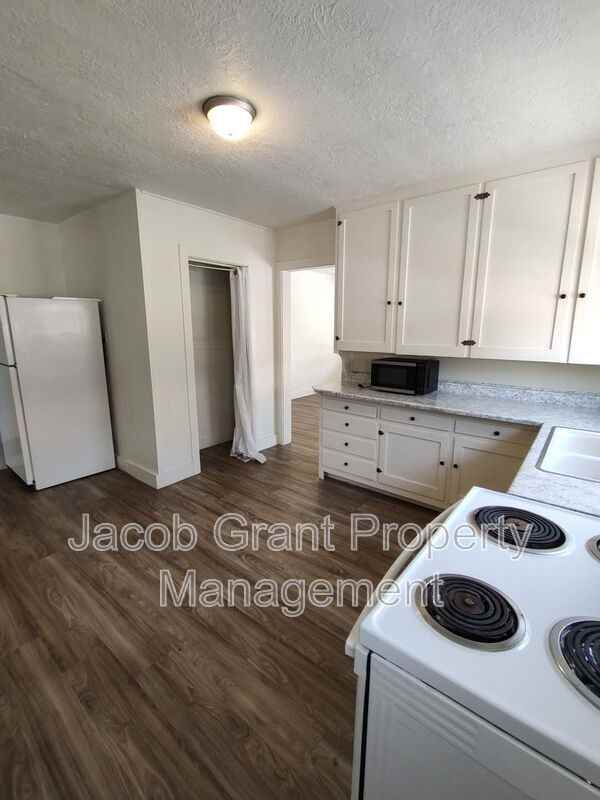 618 S 4th Ave #1 - Photo 7 of 10