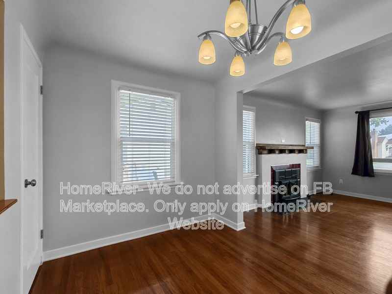 2704 W Hoffman Ave - Photo 4 of 23