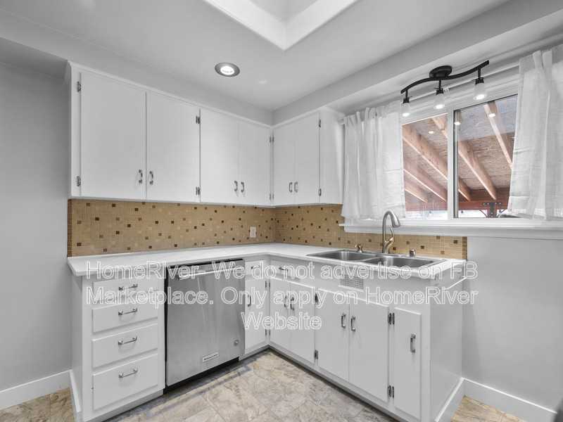 2704 W Hoffman Ave - Photo 6 of 23