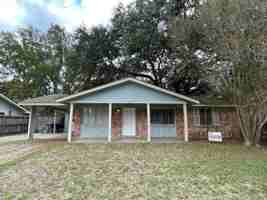 featured image of 1875 Lombard Dr