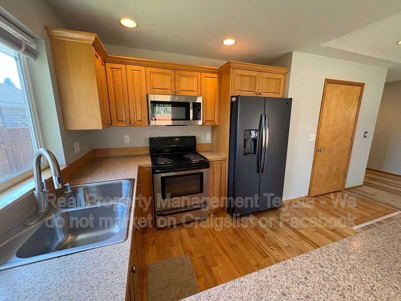 8390 Richmond Park Rd - Photo 5 of 25