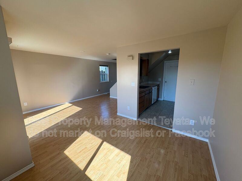2417 Xenia St - Photo 5 of 21