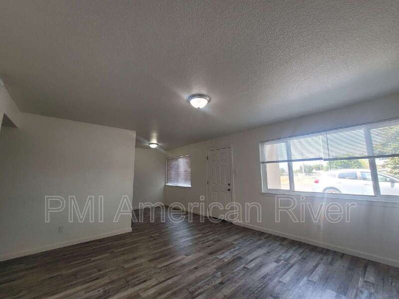 7147 Bacchini Ave - Photo 2 of 13