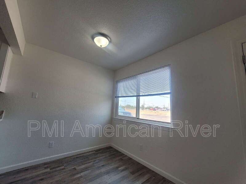 7147 Bacchini Ave - Photo 3 of 13
